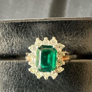 18K GF Emerald Cut Green Gemstone Ring Size 6 1/2